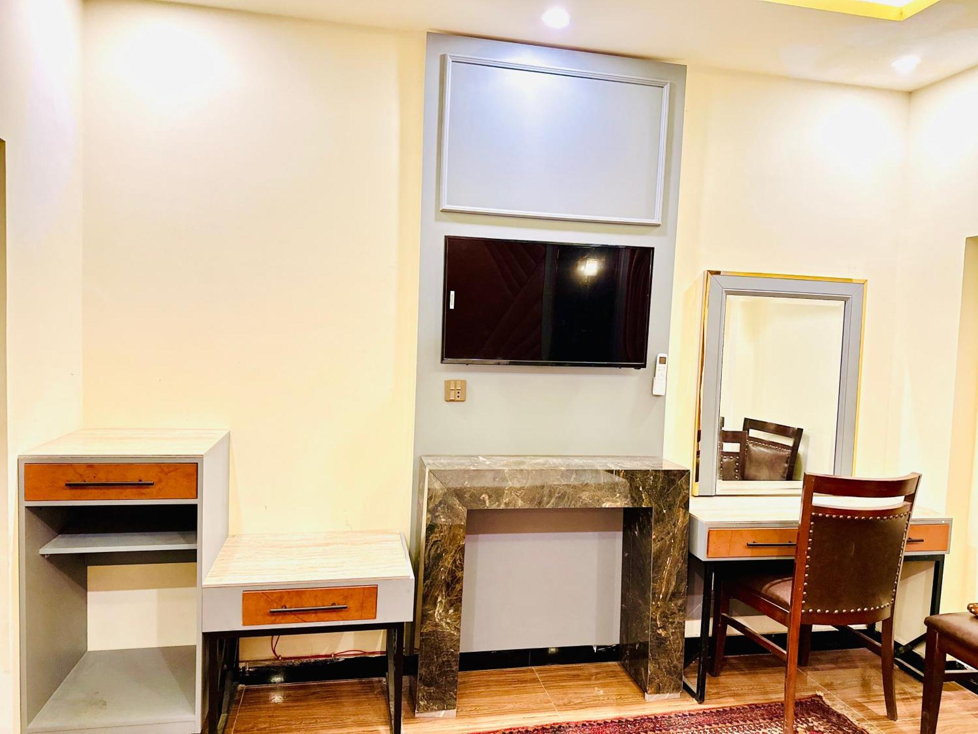 Blue Moon Continental Otel İslamabad Dış mekan fotoğraf