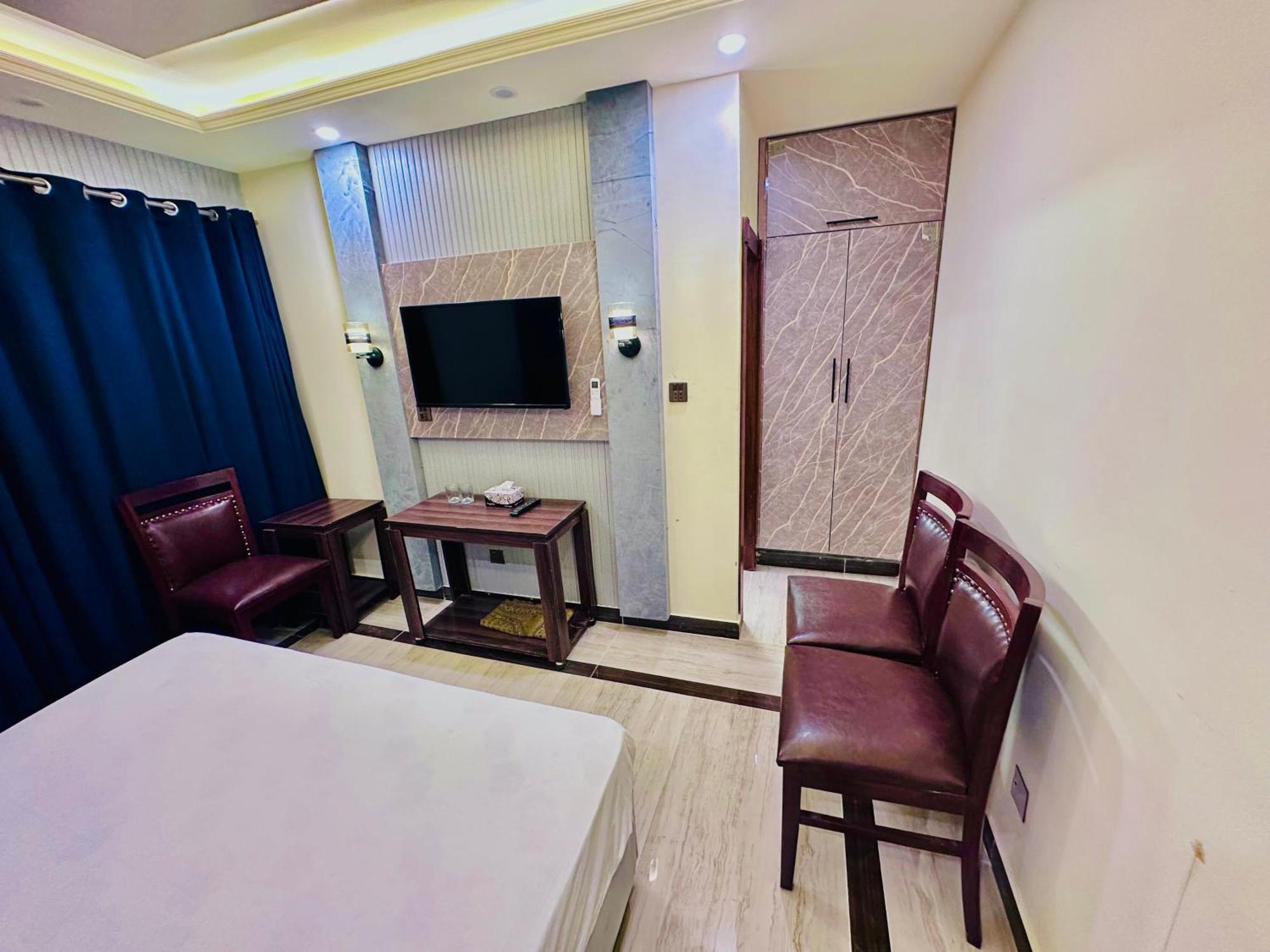 Blue Moon Continental Otel İslamabad Dış mekan fotoğraf