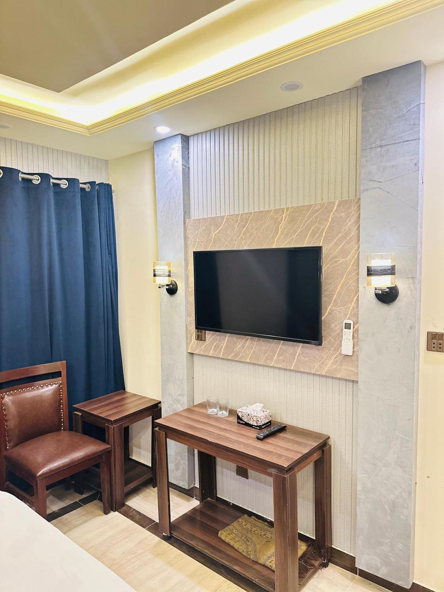 Blue Moon Continental Otel İslamabad Dış mekan fotoğraf