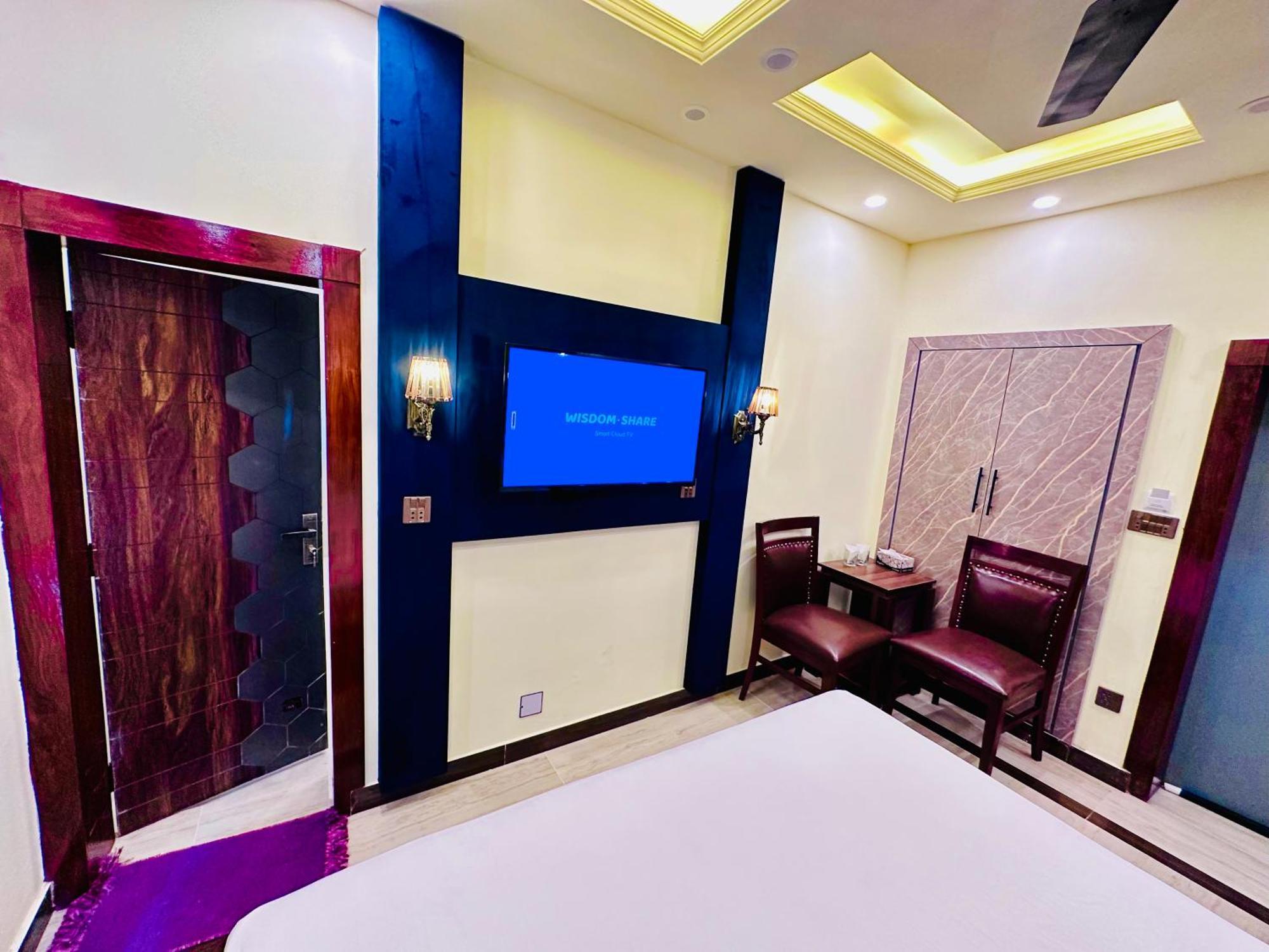 Blue Moon Continental Otel İslamabad Dış mekan fotoğraf