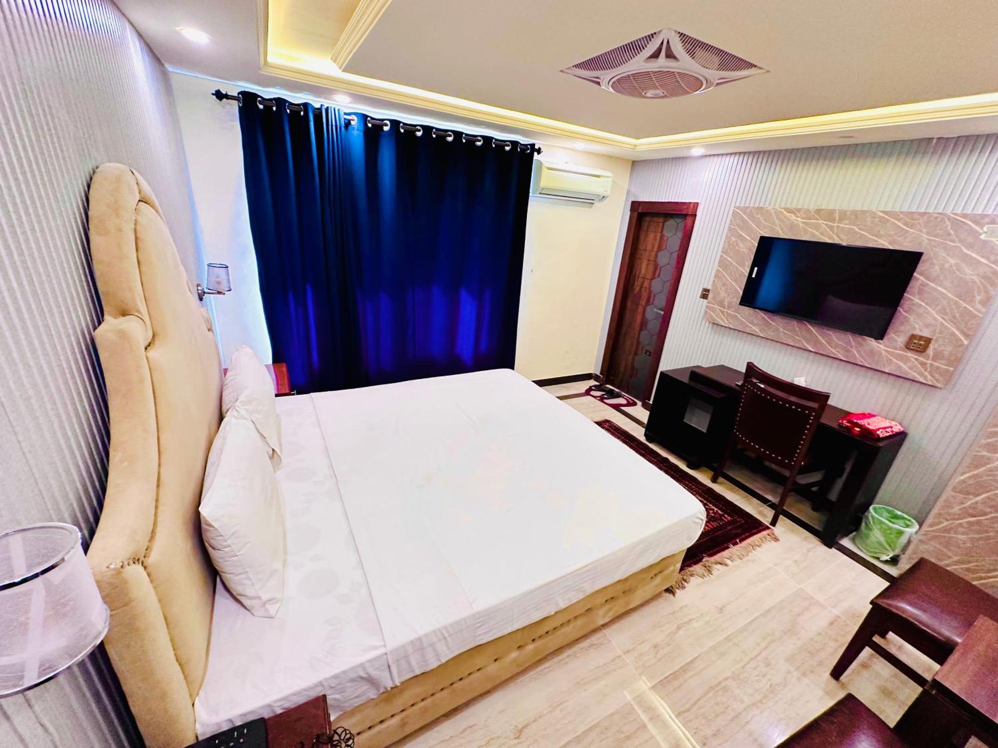 Blue Moon Continental Otel İslamabad Dış mekan fotoğraf
