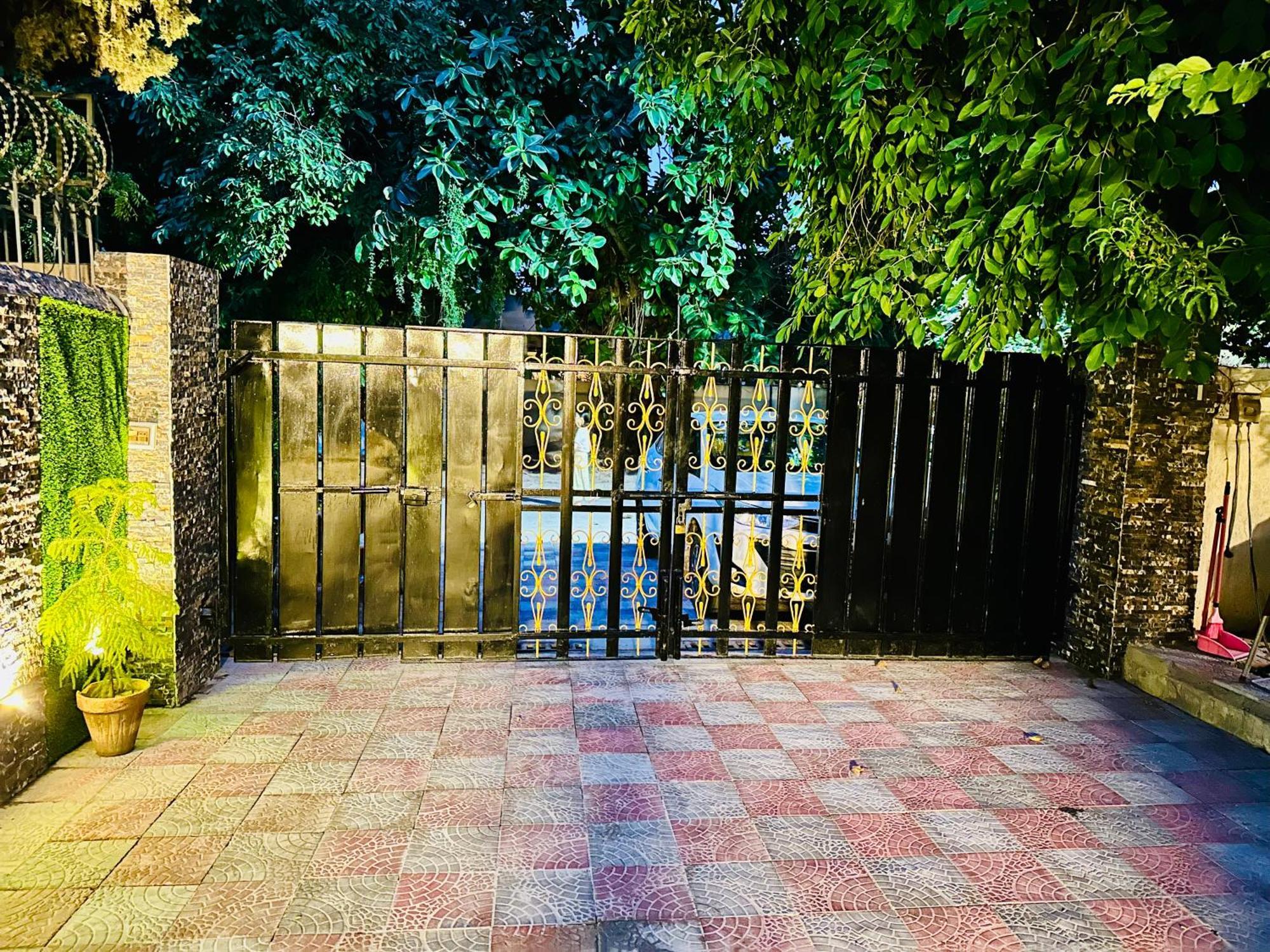 Blue Moon Continental Otel İslamabad Dış mekan fotoğraf